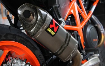 2016-KTM-690-Duke-R_Detail_09