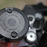 2016-KTM-690-Duke-R_Detail_20