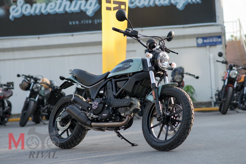 Scrambler-in-the-city_24