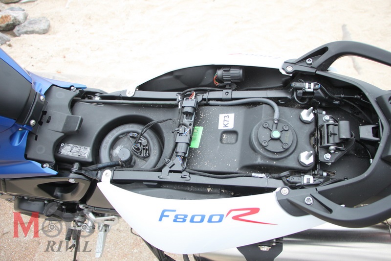 BMW-F800R-Open-Seat_resize