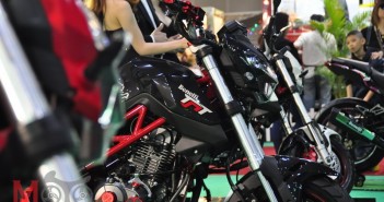 2016-Benelli-TNT135_22