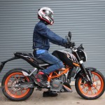 KTM-Duke250-Riding-Position_2