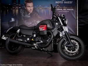 2017-moto-guzzi-audace-carbon-intermot2016-03