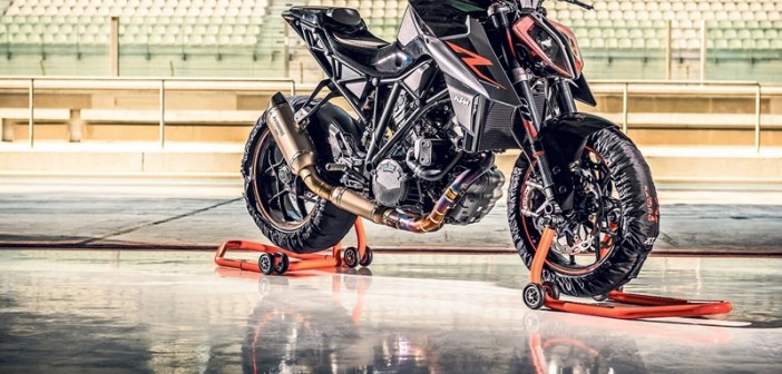 2017-1-ktm-1290-super-duke-r