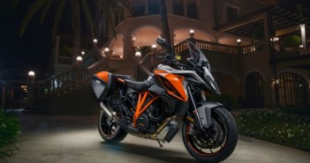 ktm_1290_super_duke_gt