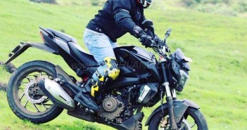 Spyshot 2017 Bajaj Dominar 400 คู่แฝด Duke 390 ที่สุภาพยิ่งขึ้นก่อนเปิดตัวสุดสัปดาห์ด้วยราคา 80,000 บาทเท่านั้น 2017-bajaj-dominar-400-1