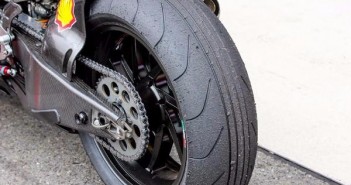 intermediate-tyres-2016-motogp2