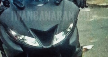 หลุดไฟหน้า 2017 Yamaha YZF-R15 ใหม่ แบบ LED พร้อมช่องดักลมหน้าแบบ YZF-R6 2017-yamaha-yzf-r15-spyshot-headlight