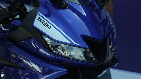 MVK25-2017-Yamaha-YZF-R15_03