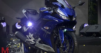 ชมตัวจริงๆ เต็มๆ รอบคัน 2017 Yamaha YZF-R15 โดดเด่น สุดในคลาส Sport 150cc 2017-Yamaha-YZF-R15-Cover
