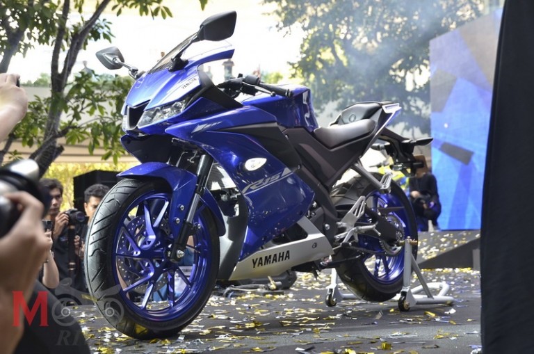  2022  YZF R15       2022 CBR150R  