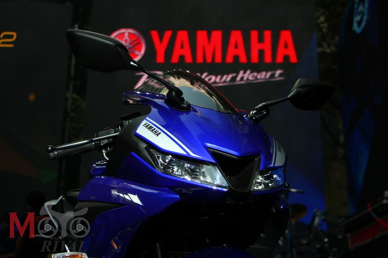 2017-Yamaha-YZF-R15_4