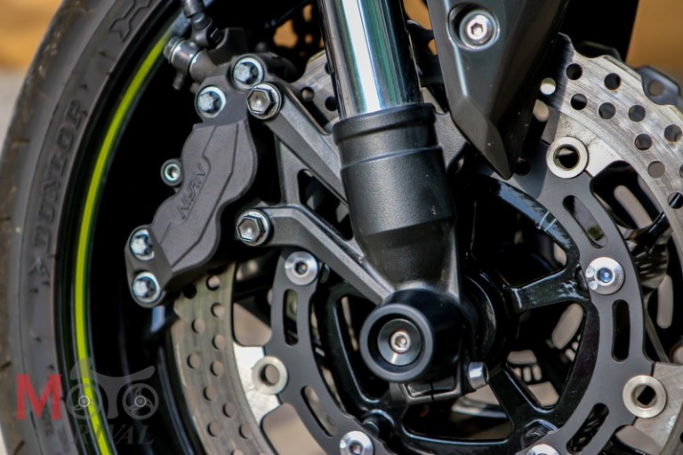 KawasakiZ900_BrakeFront_2