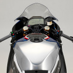 2017-BMW-HP4-Race_12