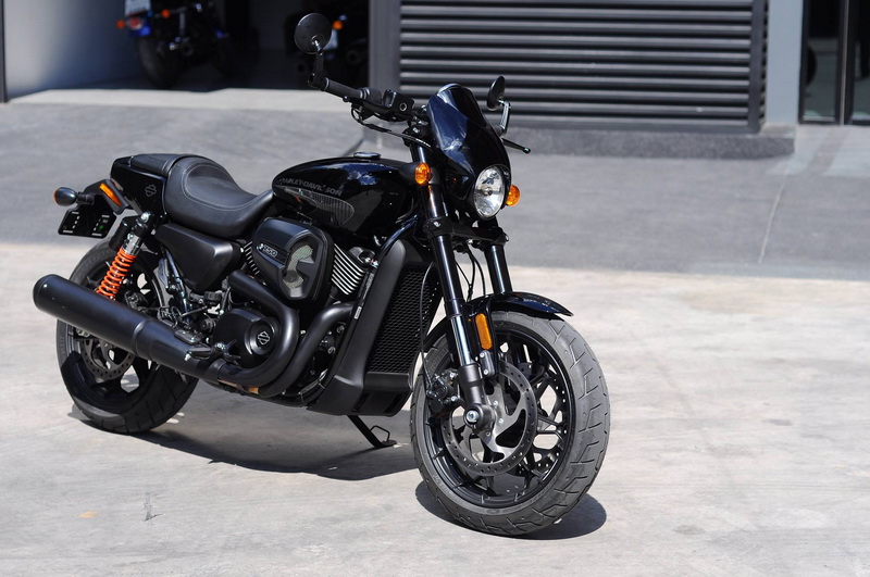 Harley-Davidson-Street-Rod-750_04