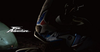 เผยใบหน้า 2018 Africa Twin (CRF1000LB) รุ่นใหม่ สไตล์ Enduro 2018-AfricaTwin-True-Adventure