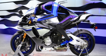 ชมคลิป Motobot VS Rossi หุ่นยนต์ กับ พ่อหมอนักบิด Laptime ใครเร็วกว่ากัน มาชม Yamaha-TMS2017-Booth_11