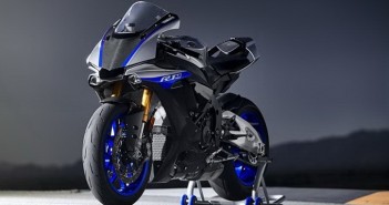 Tips Trick : “รถสปอร์ตไบค์” ควรมีคุณสมบัติเด่นด้านใดบ้าง ? มาดูกัน 2018-YZF-R1M_1