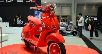 Vespa-946-Red-TIME2017_02