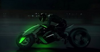 Kawasaki ปล่อย Teaser J Concept ใหม่ นวัตกรรม 3 ล้อ ไฟฟ้า แบบปรับท่านั่งได้ พร้อมระบบ AI ที่ชาญฉลาด Kawasaki-J-Concept-Teaser