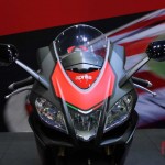 2017-Aprilia-RSV4_04