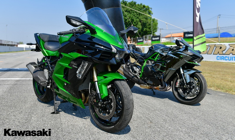 Spyshot! 2022 Kawasaki Ninja H2 SX Next body will have “radar”.