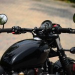 Review-Triumph-Bonneville-Bobber-Black_21