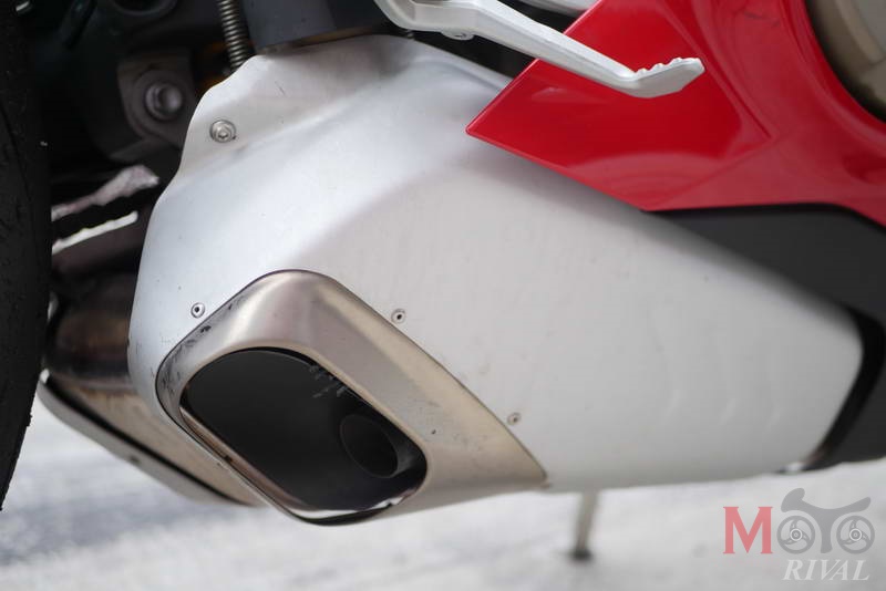 Review-Ducati-Panigale-V4-S_15
