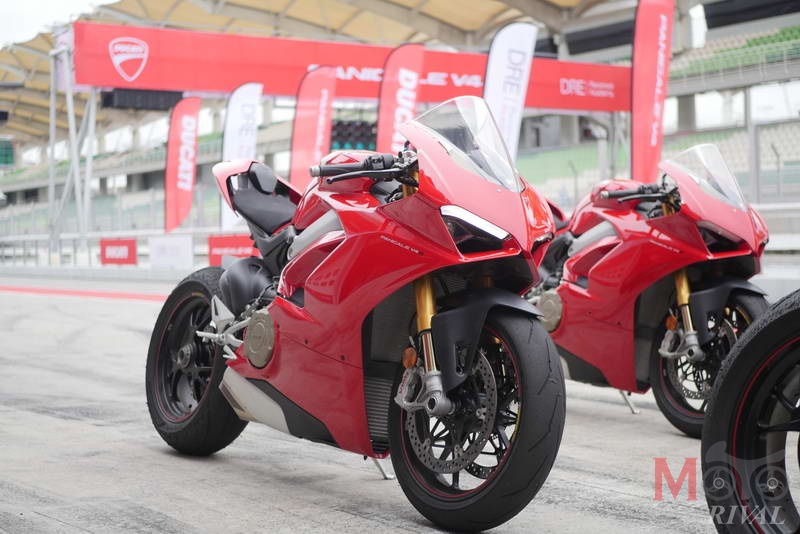 Review-Ducati-Panigale-V4-S_19
