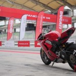 Review-Ducati-Panigale-V4-S_25