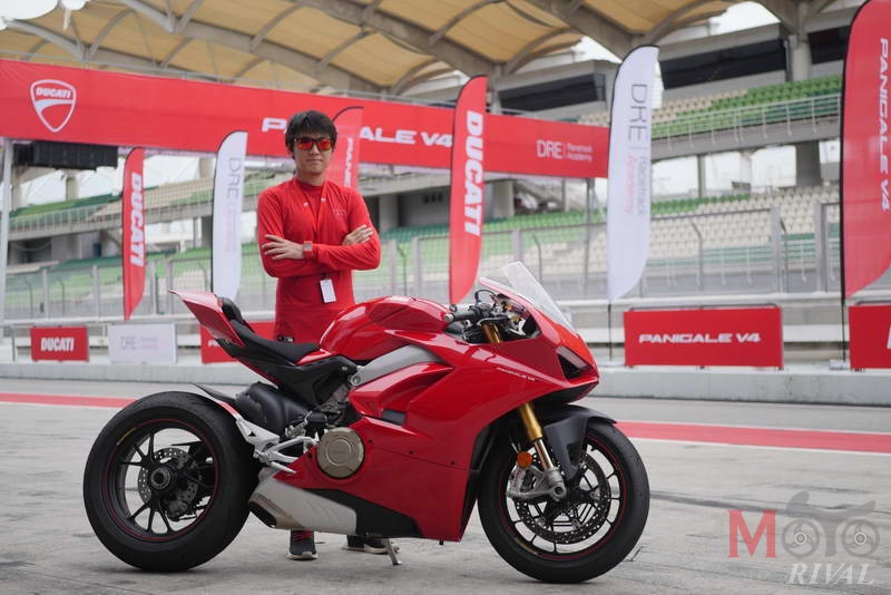 Review-Ducati-Panigale-V4-S_27