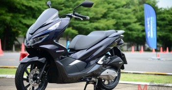 All-New Honda PCX เตรียมยัดฝาสูบ 4 วาล์ว + VTEC สู้ VVA ใน Aerox และ Nmax ใหม่ Review-Honda-PCX-Hybrid (2)