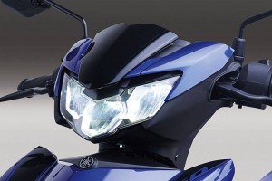 2019-Yamaha-Exciter-150-studio-20