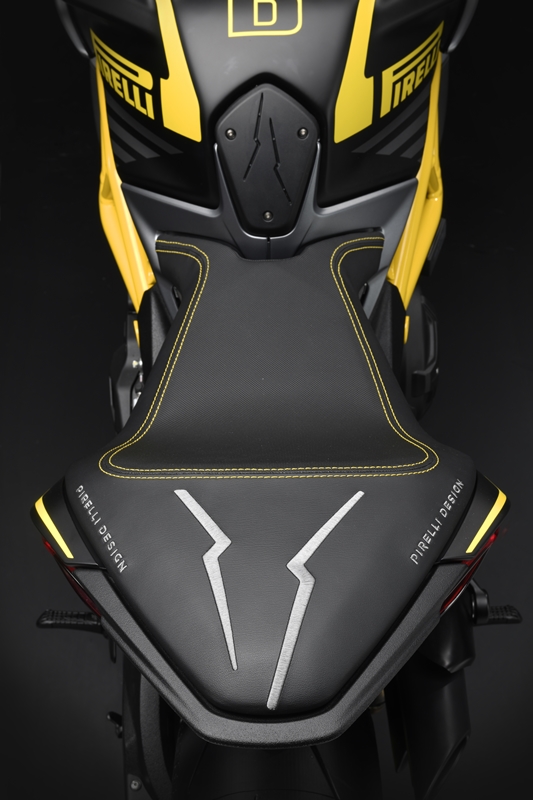 mv agusta dragster rr pirelli