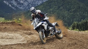 2019-bmw-r1250gs-action-01