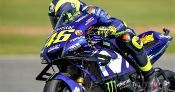 Rossi “เครื่องยนต์ 2019 M1 ดีขึ้น สมูท ขี่ง่าย แต่ยังดีไม่พอ” 2018-thaigp-rossi-double-wing-m1-01