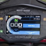 2019-motoguzzi-v85tt-04