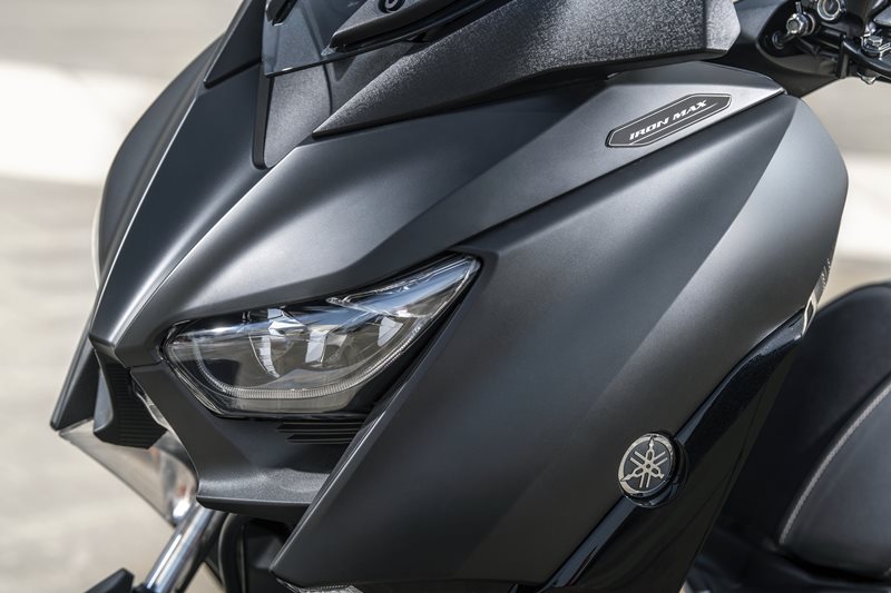 2019-Yamaha-xmax300-ironmax-04