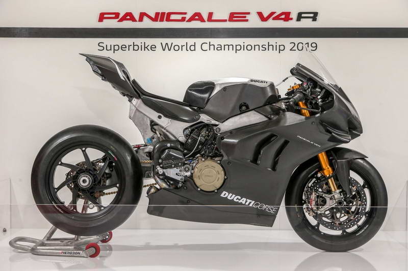 Ducati-Panigale-V4-RS19_1
