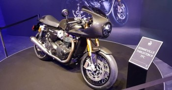 เตรียมเปิดตัว 2019 Triumph Thruxton 1200 R – “TFC Limited Edition” จำนวนจำกัด 750 คันทั่วโลก แบบ Global Launch เดือน มกราคม 2019-triumph-thruxton-1200-r-tfc-nov18-pre-launch-01