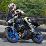 2019-kawasaki-z400-test-riding-shot-02