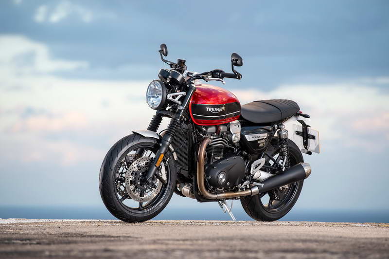 Review-2019-Triumph-Speed-Twin-Cover_5