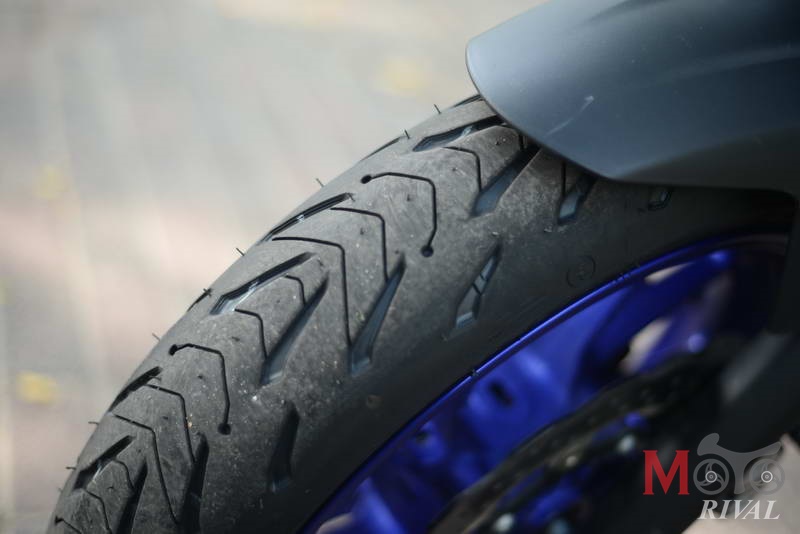 Review-MICHELIN-Road5-Front