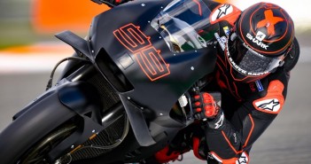 Jorge Lorenzo ตั้งใจ “แขวนหมวก” กับ Repsol Honda Team jorge-lorenzo-end-season-2018-motogp-test-honda-02