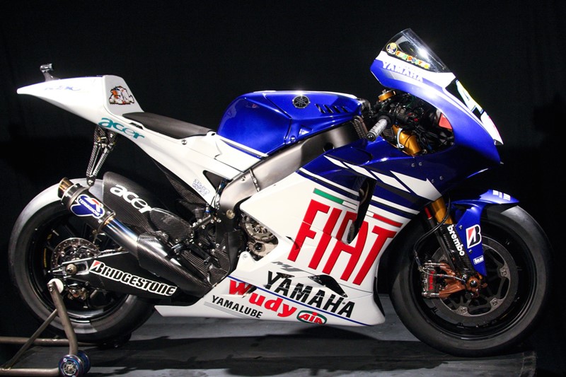 2008-Yamaha-YZR-M1-01