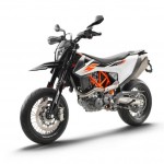 2019-KTM-690-SMC-R-01