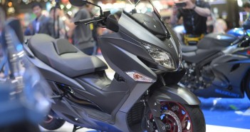 Suzuki Burgman 400 ยังไม่ขายบ้านเรา เหตุไม่ผ่านมาตรฐานไอเสียไทย แม้ผ่าน Euro4 ใน EU 2019-suzuki-burgman400-bims2019-02