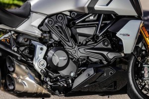 Review-Ducati-DIAVEL 1260 S DETAILS_07