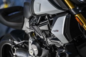 Review-Ducati-DIAVEL 1260 S DETAILS_14