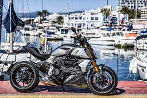 Review-Ducati-DIAVEL 1260 S STATIC _1